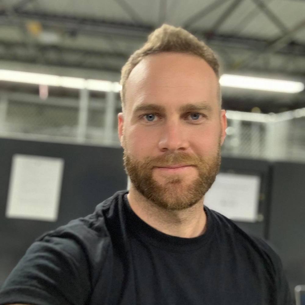 Meet your Posher, Travis